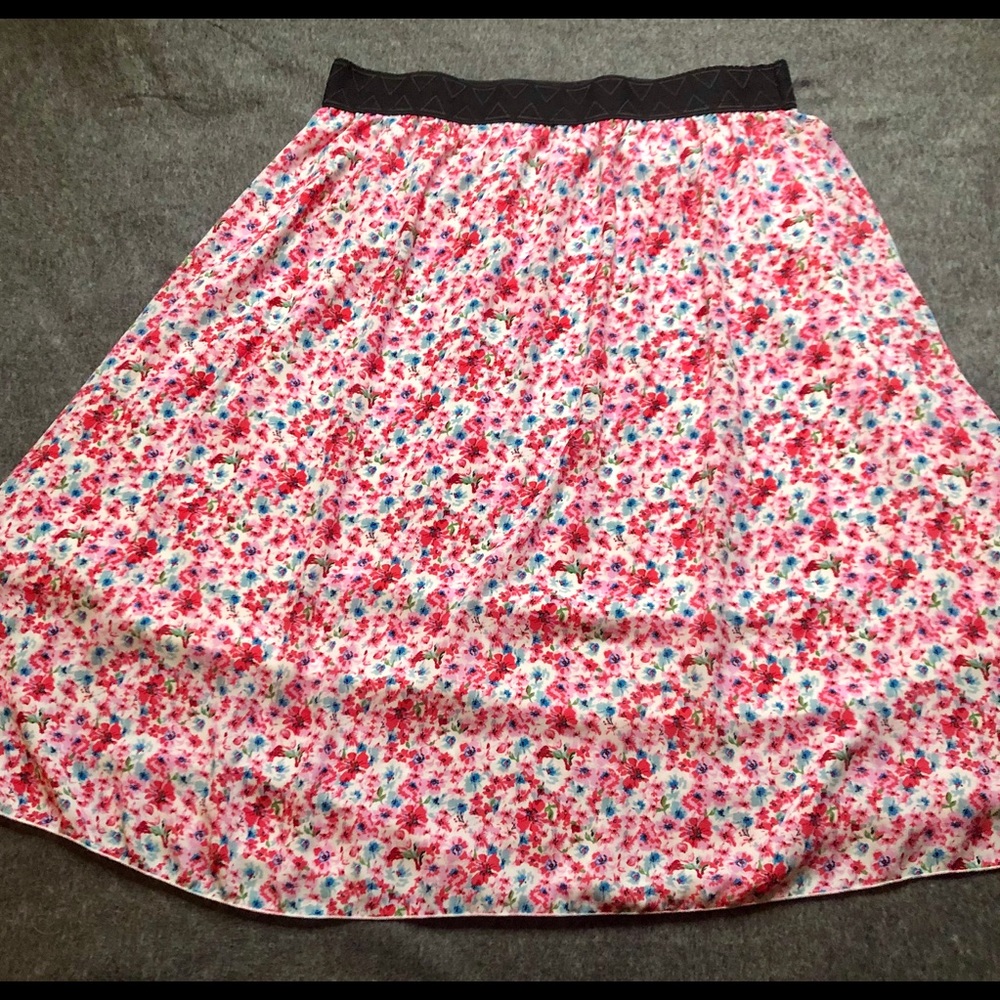 2XL Lularoe Lola Skirt- Floral Print